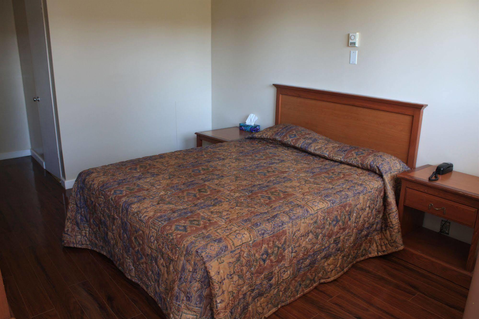 לונגאיל Grand Motel Saint-Hubert מראה חיצוני תמונה