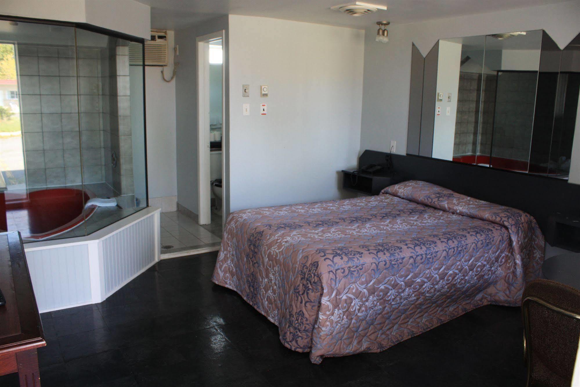 לונגאיל Grand Motel Saint-Hubert מראה חיצוני תמונה