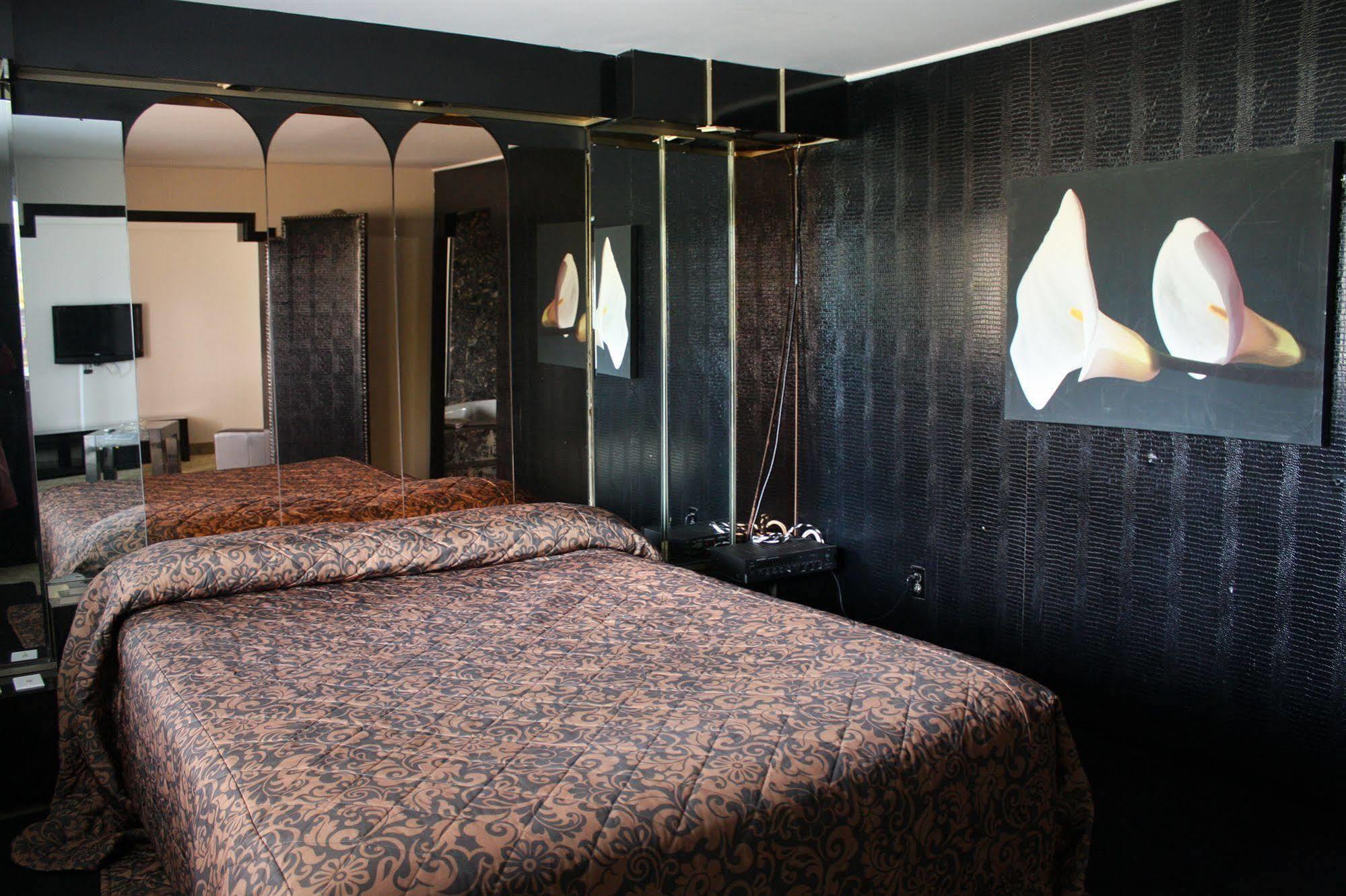 לונגאיל Grand Motel Saint-Hubert מראה חיצוני תמונה